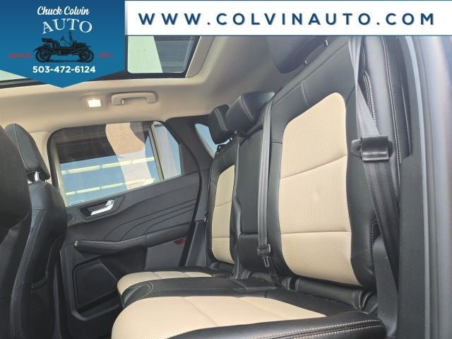 2022 Ford Escape Hybrid Titanium