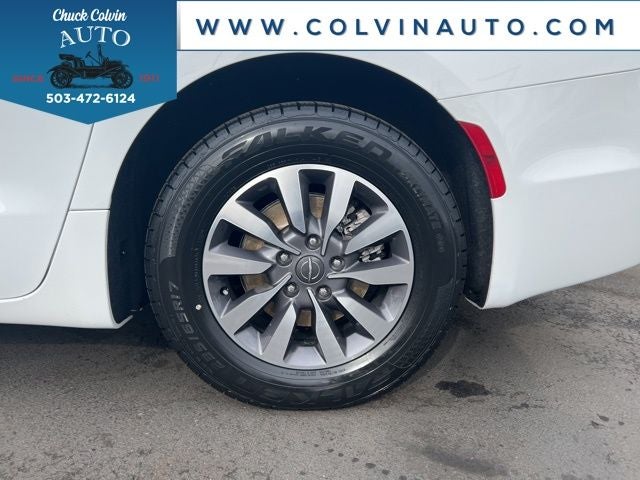 2024 Chrysler Pacifica Hybrid Select