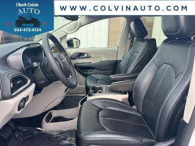 2024 Chrysler Pacifica Hybrid Select