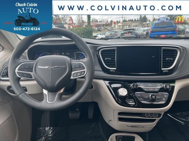 2024 Chrysler Pacifica Hybrid Select