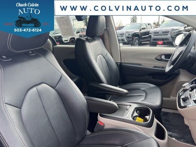 2024 Chrysler Pacifica Hybrid Select