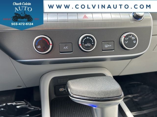 2024 Hyundai Kona SE